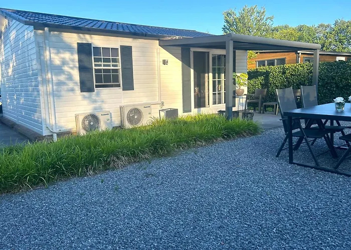 Bosparel Met Ruime Tuin En Airco! 木屋 *